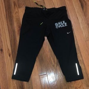 Cropped SoulCycle Nike leggings